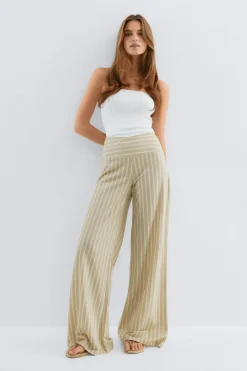 Wide leg trousers