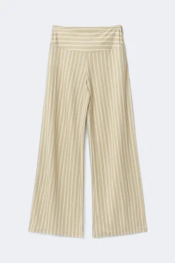 Wide leg trousers