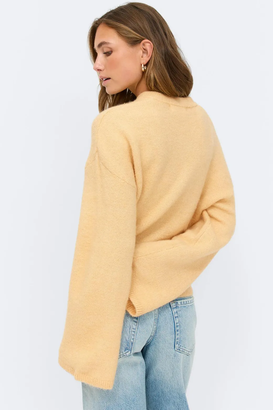 Wide sleeve knitted sweater