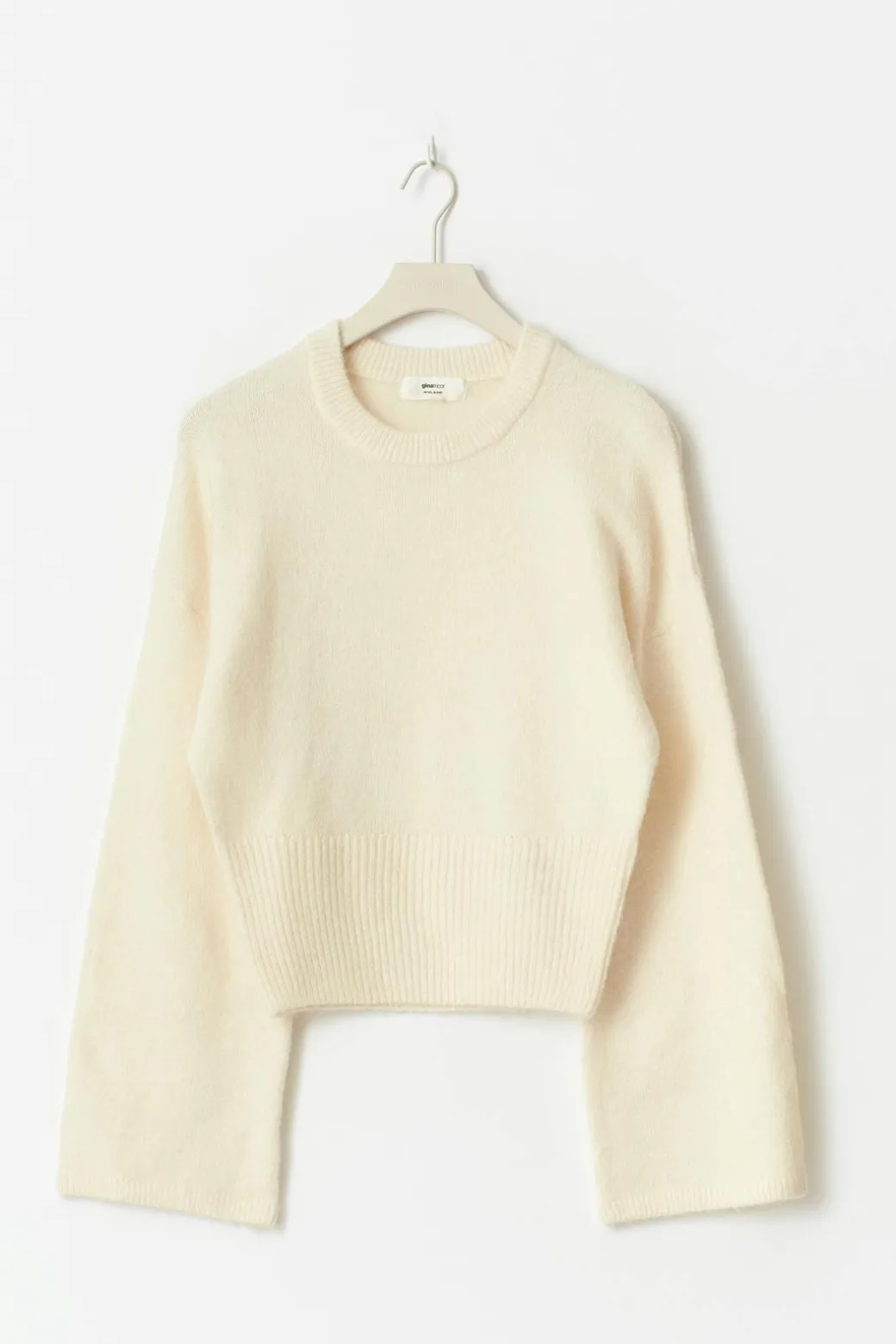 Wide sleeve knitted sweater