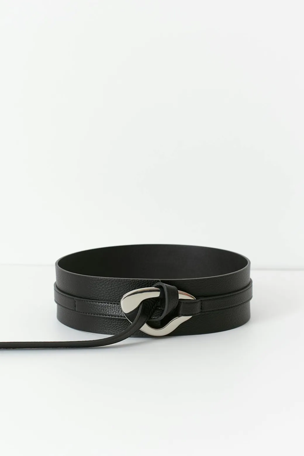 Wide statement belt