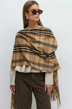 Woven plaid scarf