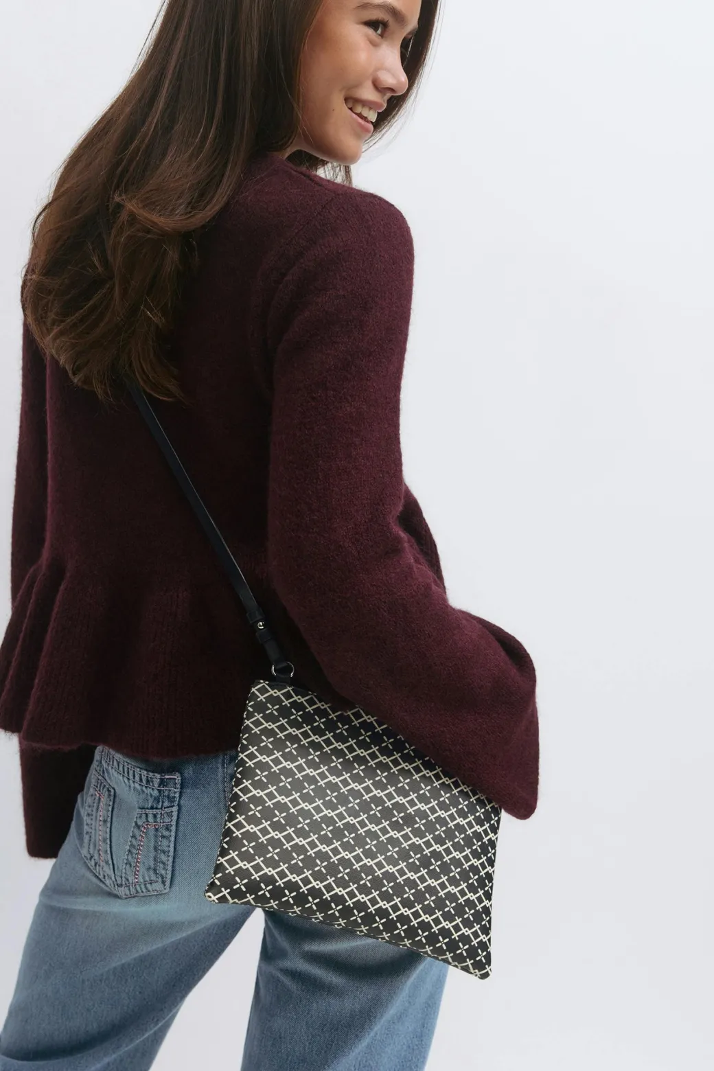 Y clutch bag