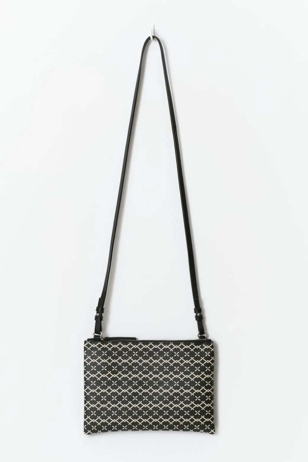 Y clutch bag