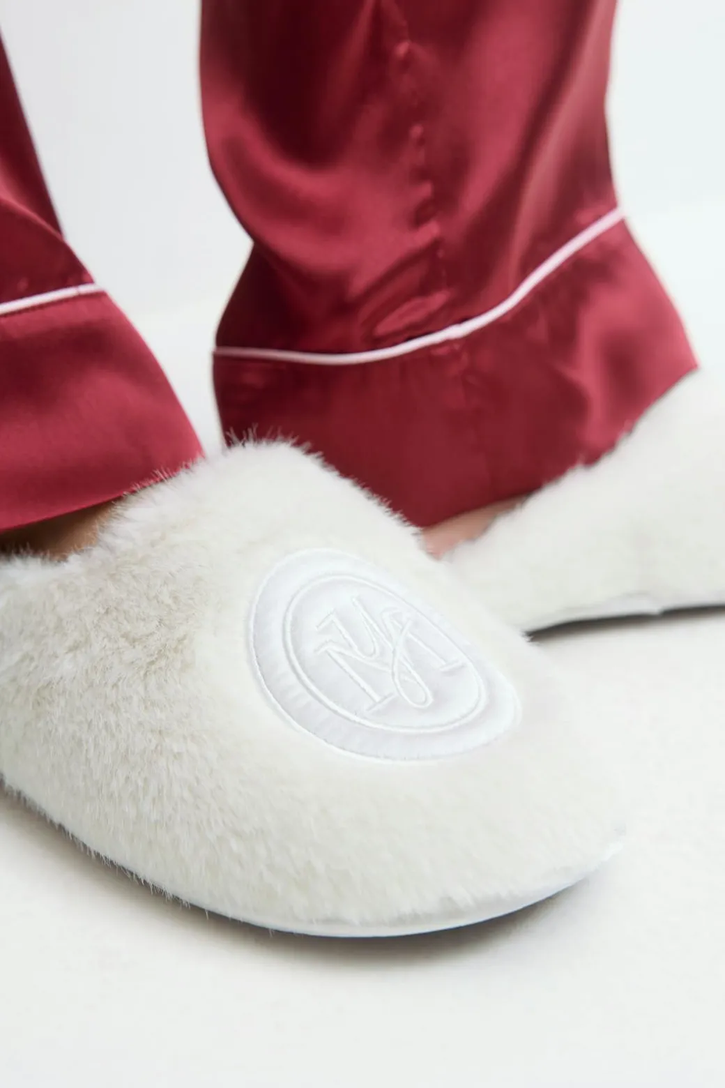 Y faux fur slippers