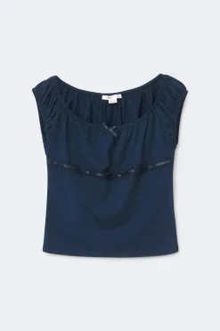 Y fitted lace top