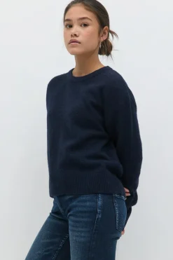 Y knitted sweater