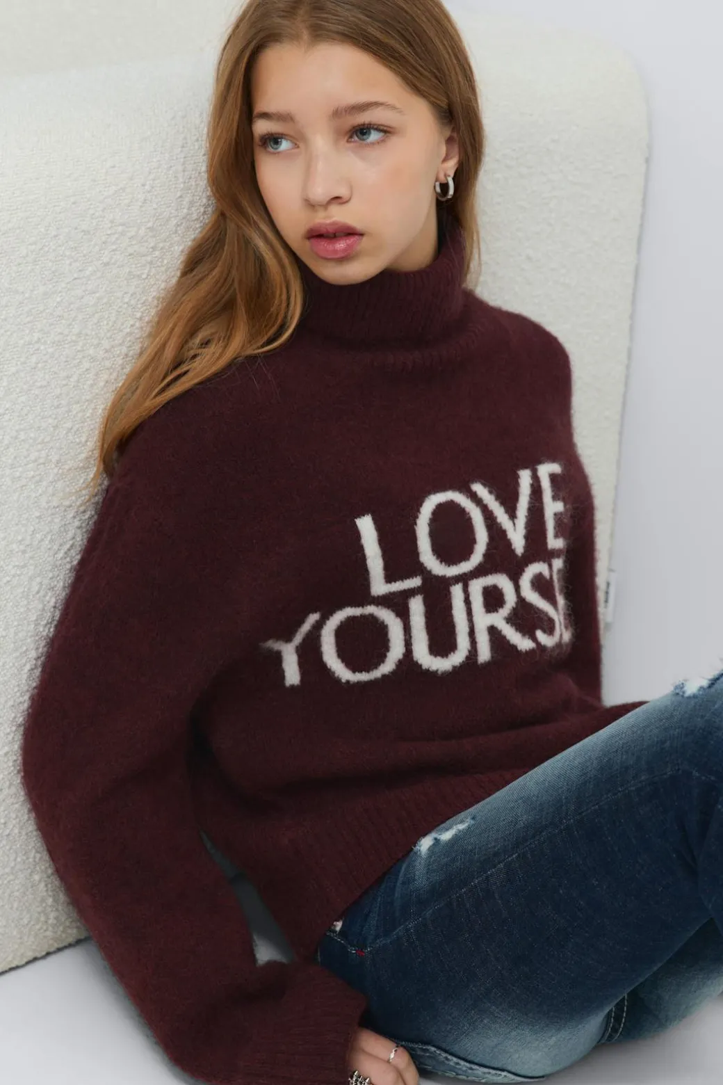 Y knitted turtleneck sweater