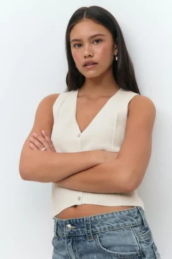 Y knitted vest