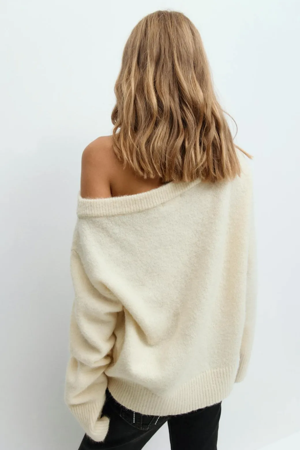 Y oversized knitted sweater