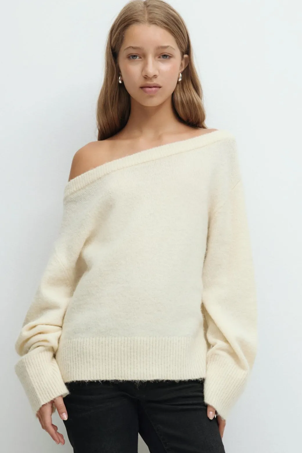Y oversized knitted sweater