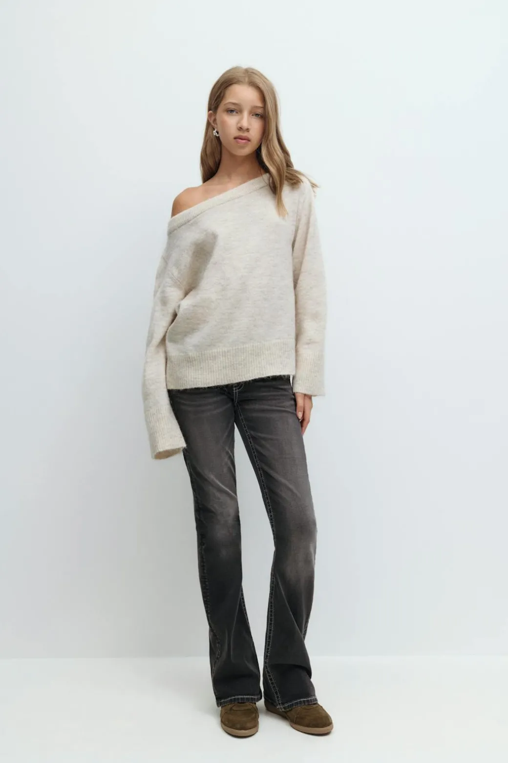 Y oversized knitted sweater
