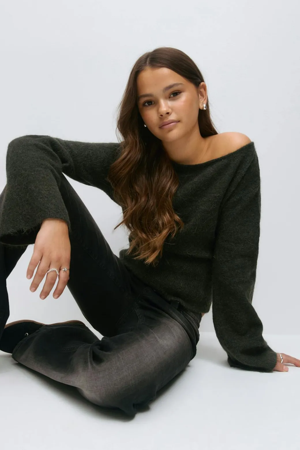 Y shaped knitted sweater