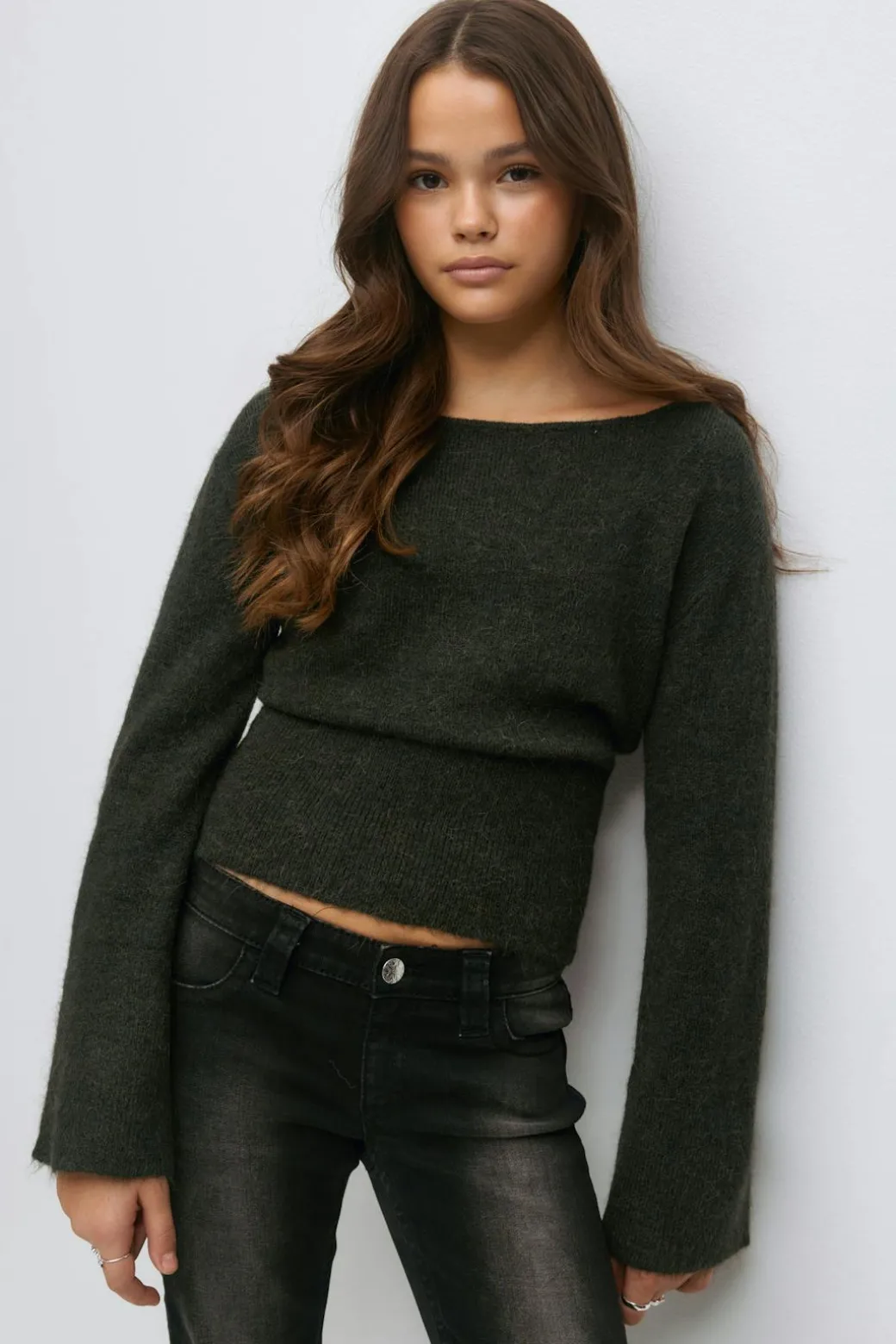 Y shaped knitted sweater