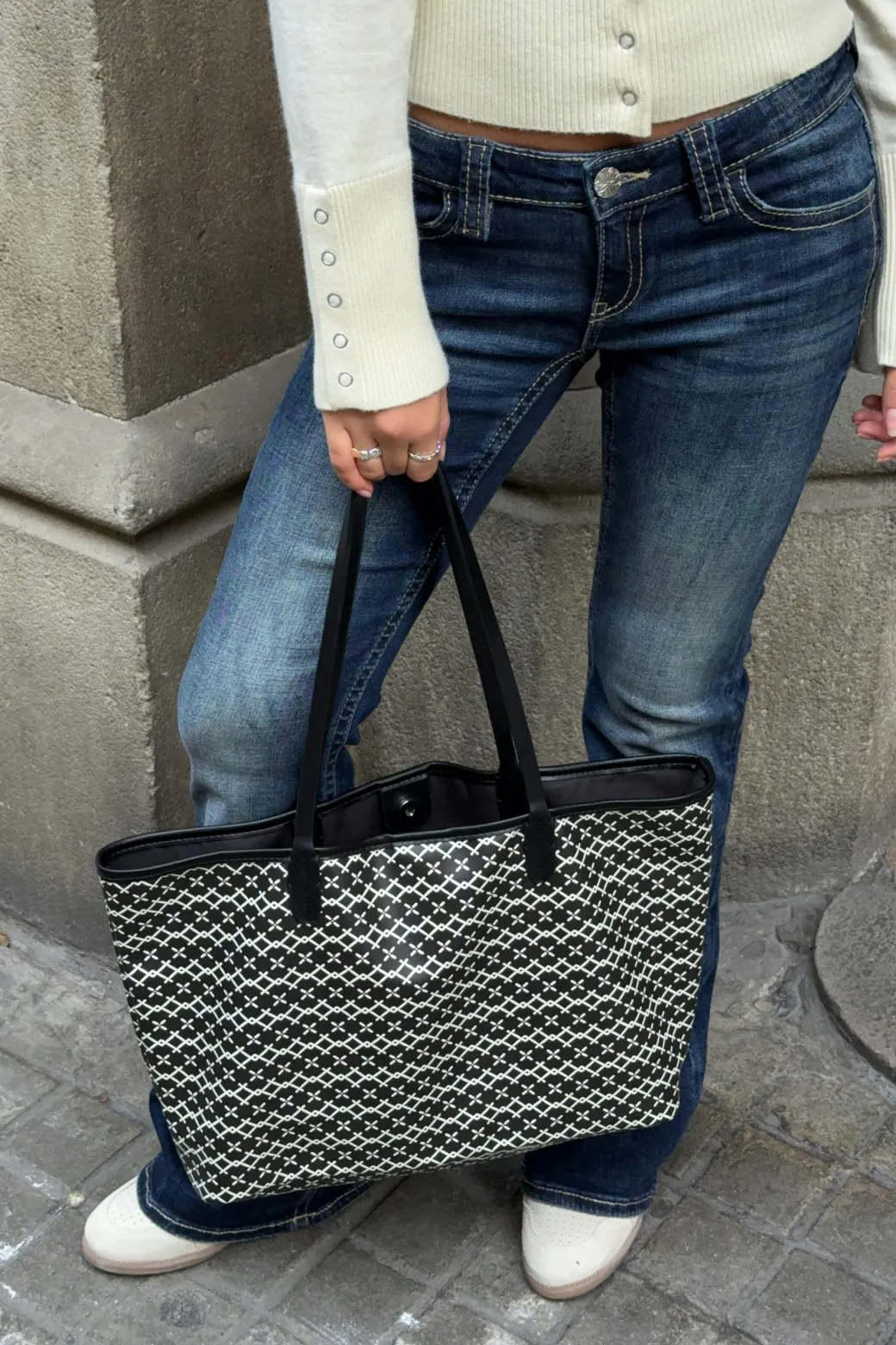 Y tote bag